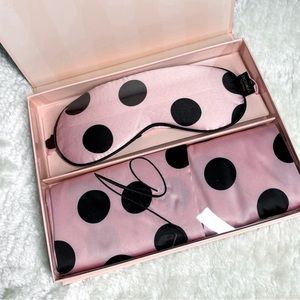 NEW! Victoria’s Secret Eyemask and Pillowcase Set